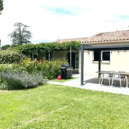 Maison Climatisee Avec Grand Jardin, Piscine Privee Et Jacuzzi Holiday home *